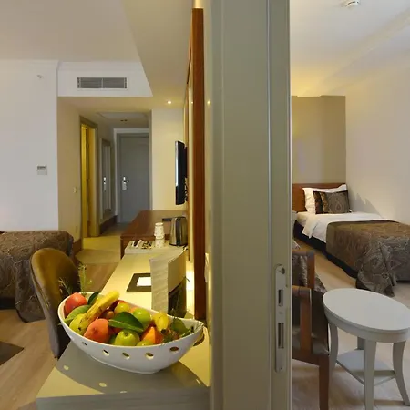 Crown Serenity Ultra 5* Sidé