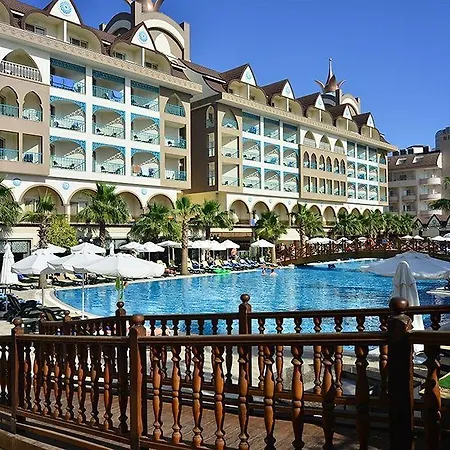 Hotel Crown Serenity Ultra 5*